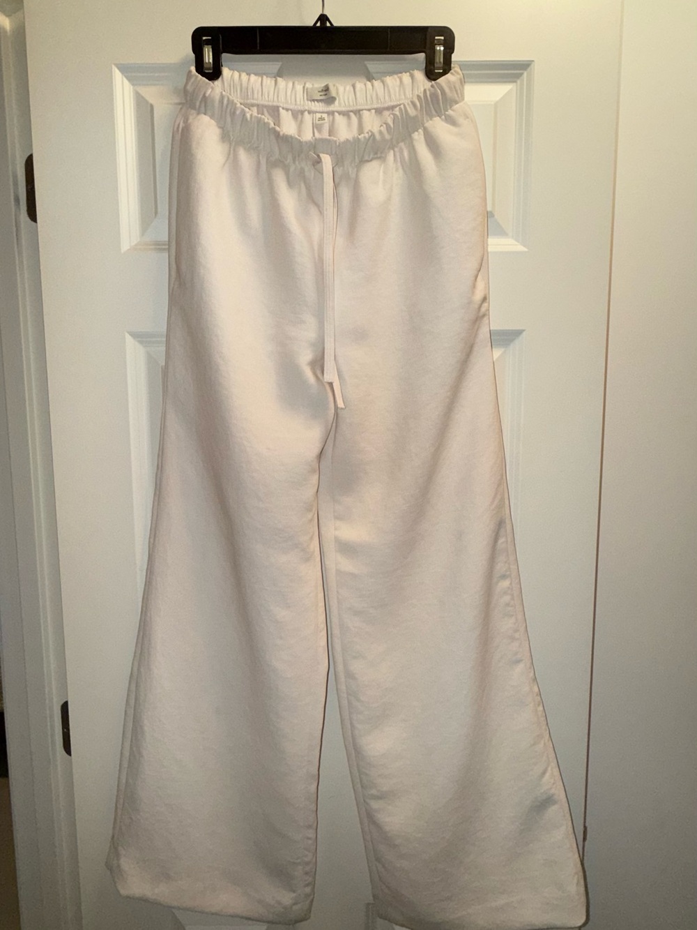Aritzia Wilfred Lodge Pants (Wide-Leg Crepette) Drawstring - Light Birch (Cream)